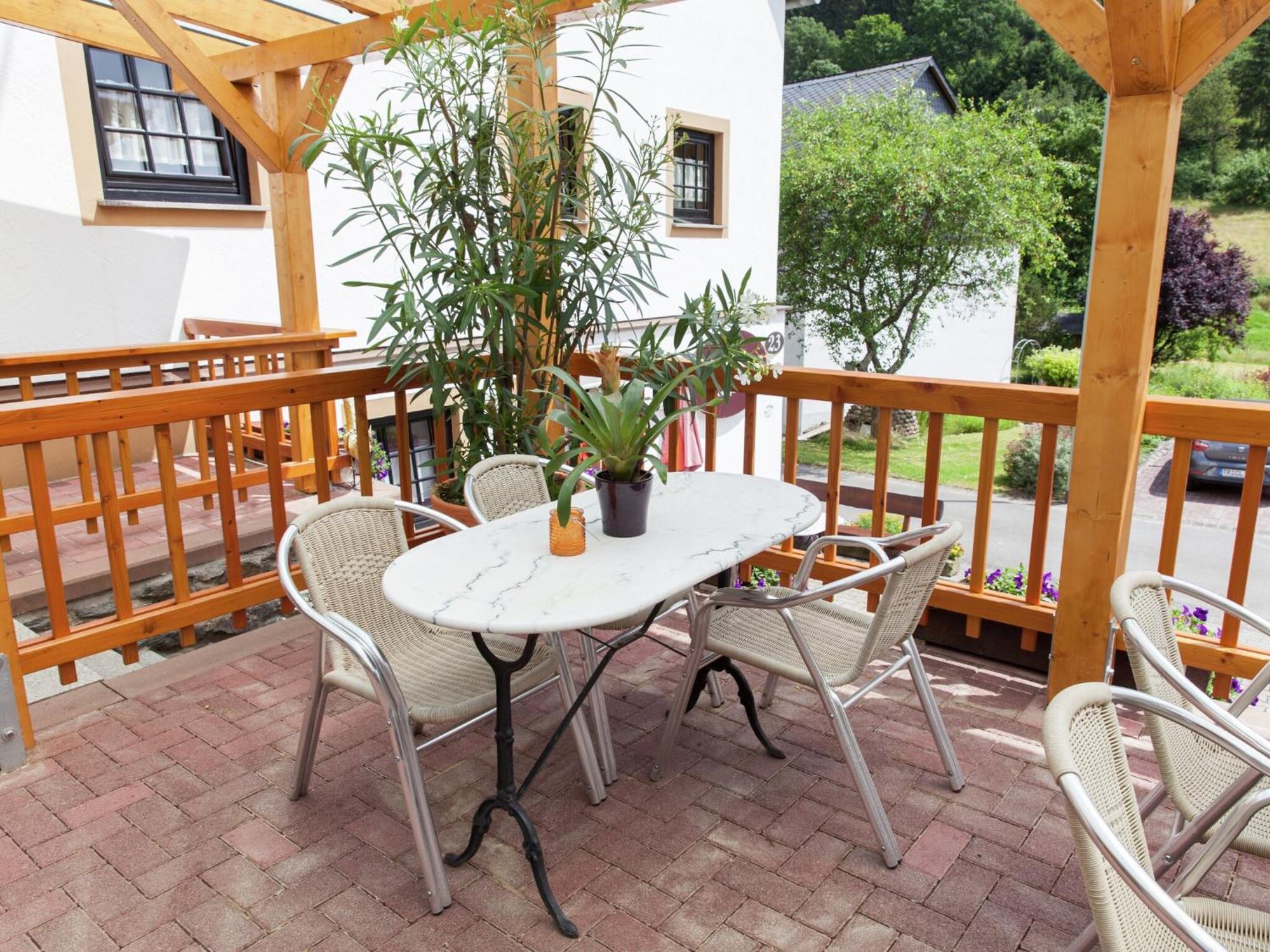 A Modern Apartment In The Hunsr Ck Region S Romantic Drohn Valley Merschbach Exterior foto