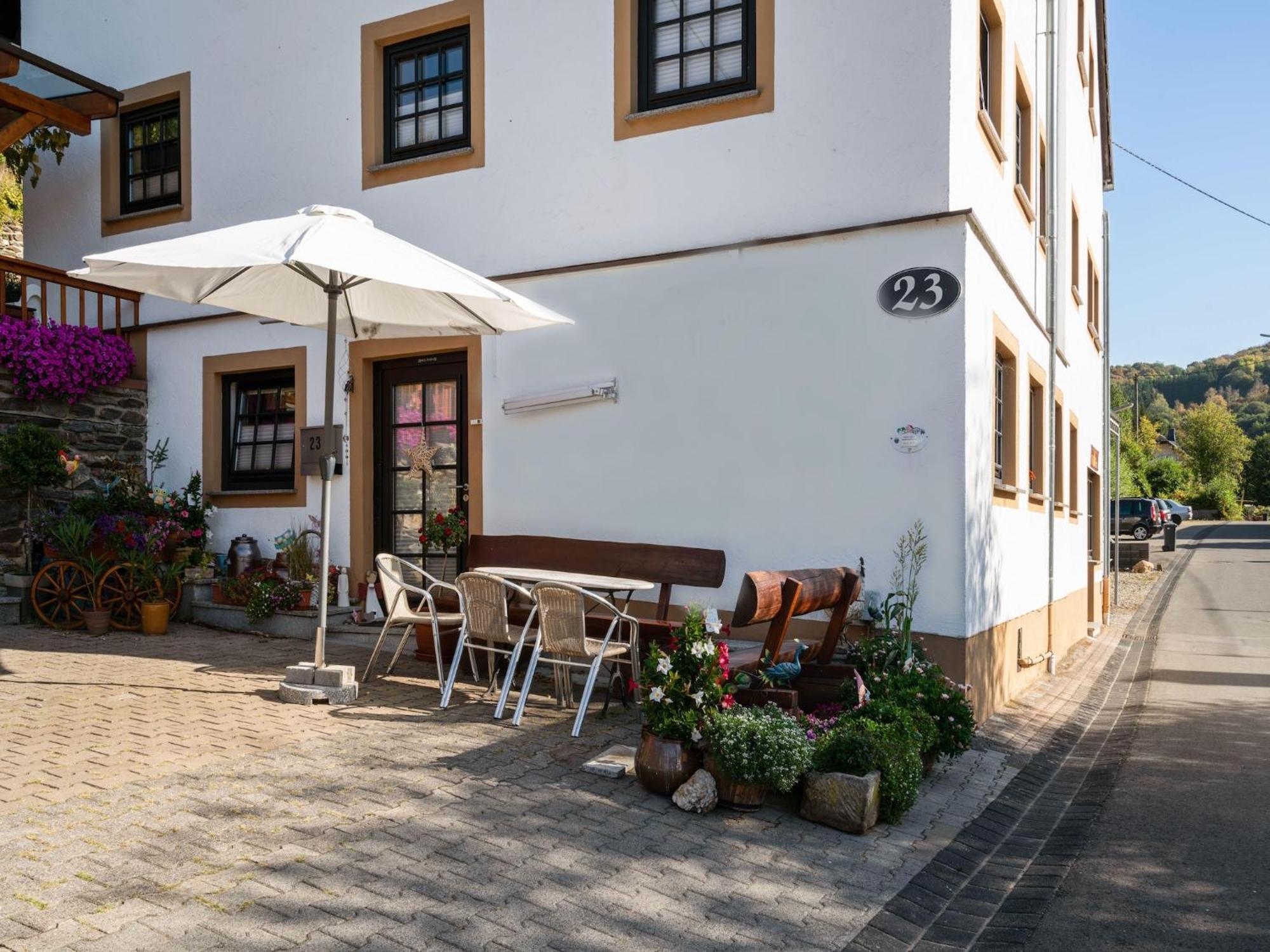 A Modern Apartment In The Hunsr Ck Region S Romantic Drohn Valley Merschbach Exterior foto