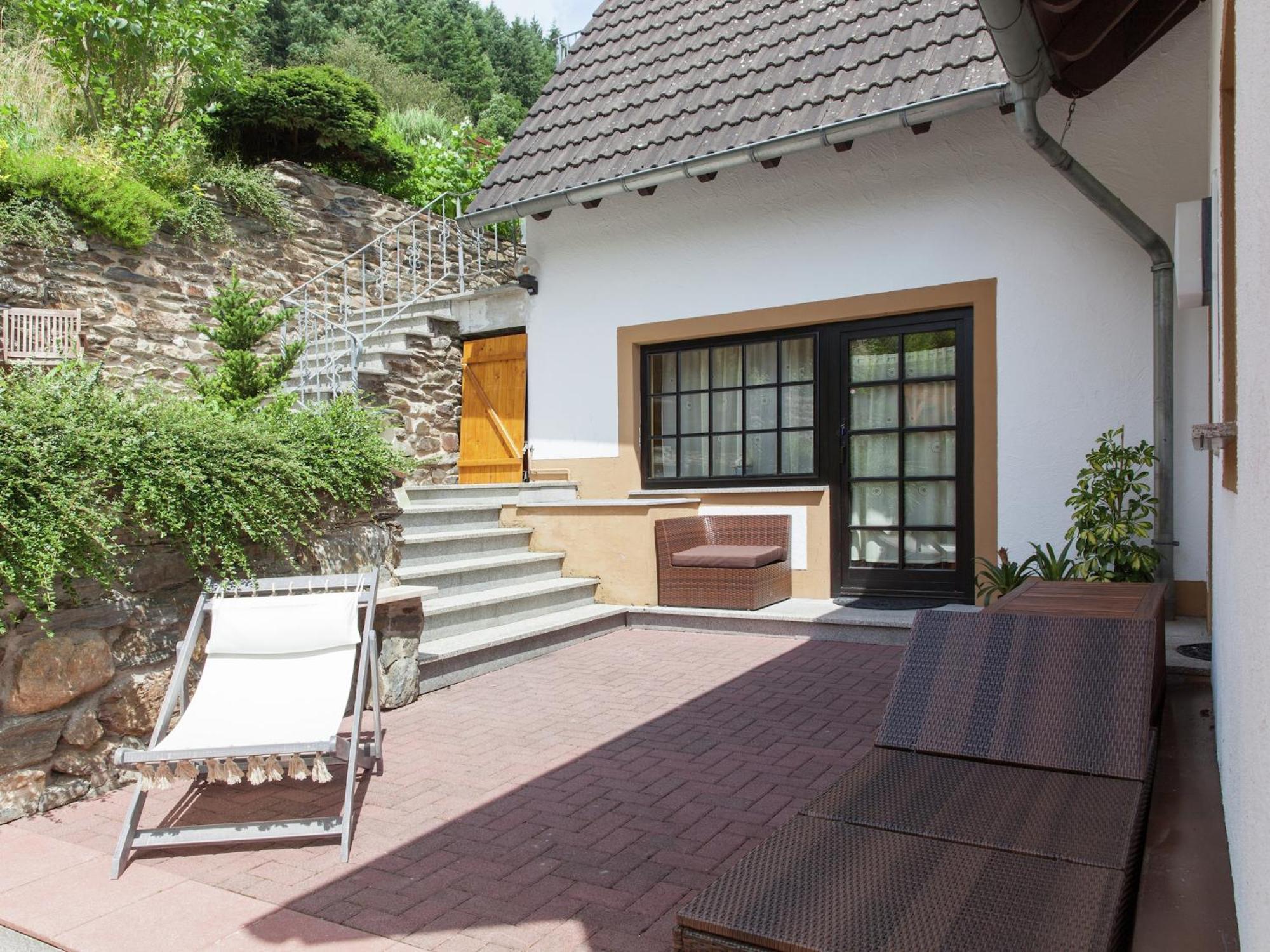 A Modern Apartment In The Hunsr Ck Region S Romantic Drohn Valley Merschbach Exterior foto
